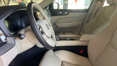 Volvo XC60 2.0 T6 AWD Recharge Plus Dark Auto