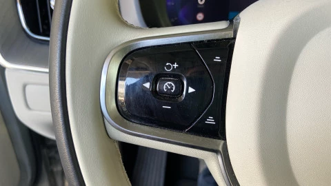 Volvo XC60 2.0 T6 AWD Recharge Plus Dark Auto