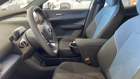 Volvo EX30 Single Motor Extended Range Core Auto