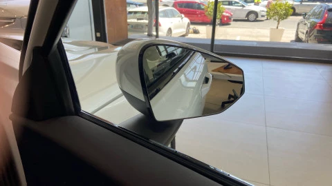 Volvo EX30 Single Motor Extended Range Core Auto