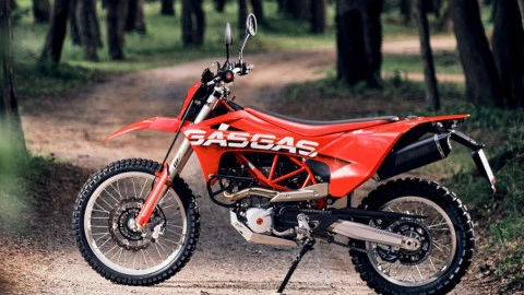 ES 700