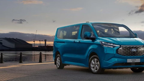 Nueva E- Transit Custom Kombi