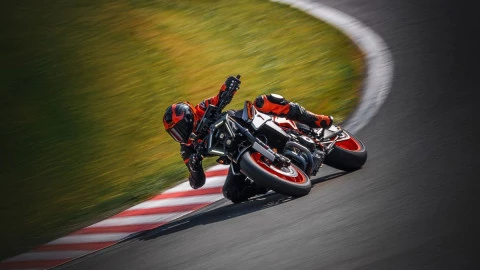 2026 KTM 990 Duke R