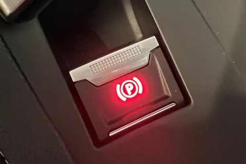 Peugeot 308 5P Allure Hybrid MHEV 145 e-DCS6