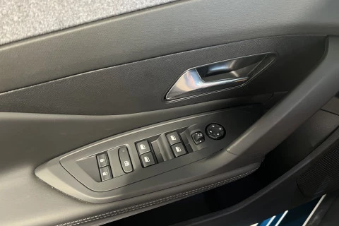 Peugeot 308 5P Allure Hybrid MHEV 145 e-DCS6