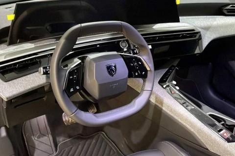 Peugeot 5008 Hybrid 1.2 100KW Allure eDCS6