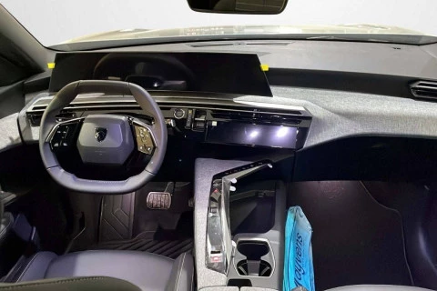 Peugeot 5008 Hybrid 1.2 100KW Allure eDCS6