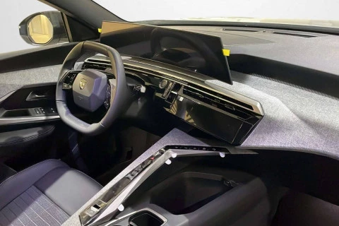 Peugeot 5008 Hybrid 1.2 100KW Allure eDCS6