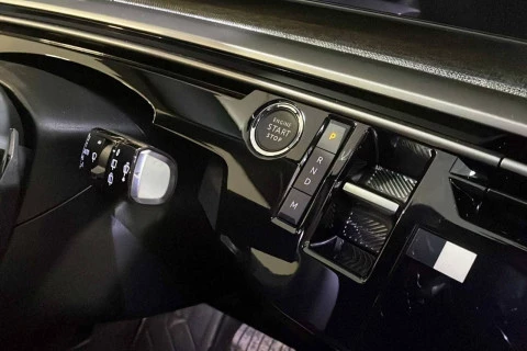 Peugeot 5008 Hybrid 1.2 100KW Allure eDCS6