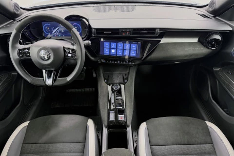 Alfa Romeo Junior Ibrida Sport Speciale 108kW (145CV)