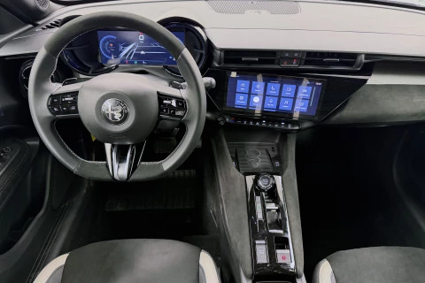 Alfa Romeo Junior Ibrida Sport Speciale 108kW (145CV)
