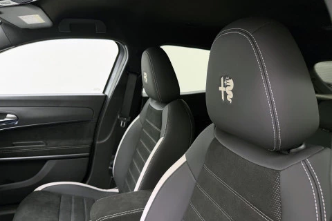 Alfa Romeo Junior Ibrida Sport Speciale 108kW (145CV)