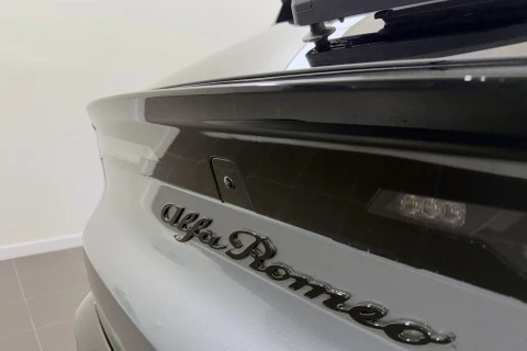 Alfa Romeo Junior Ibrida Sport Speciale 108kW (145CV)