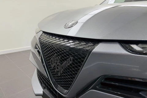 Alfa Romeo Junior Ibrida Sport Speciale 108kW (145CV)