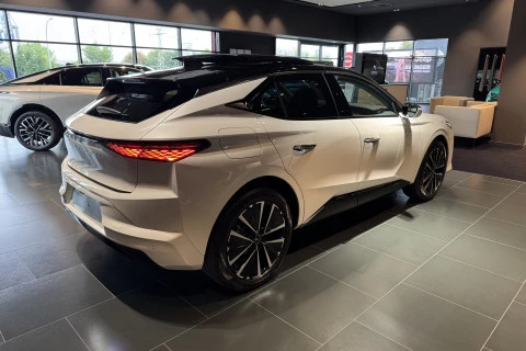 DS Nº4 E-Tense 215 Étoile Alcantara@