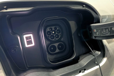 DS Nº4 E-Tense 215 Étoile Alcantara@