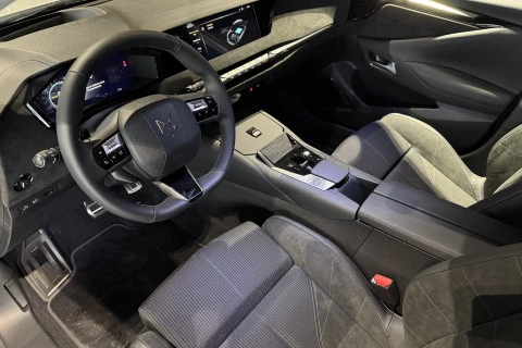 DS Nº4 E-Tense 215 Étoile Alcantara@