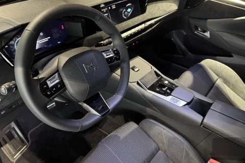 DS Nº4 E-Tense 215 Étoile Alcantara@