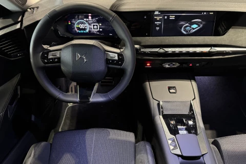 DS Nº4 E-Tense 215 Étoile Alcantara@