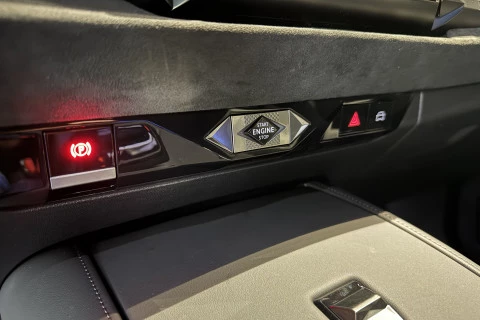 DS Nº4 E-Tense 215 Étoile Alcantara@