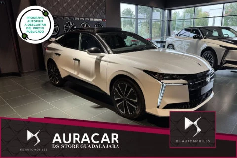 DS Nº4 E-Tense 215 Étoile Alcantara@