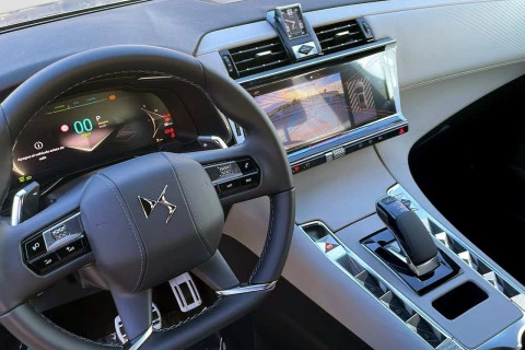 DS 7 PLUG-IN HYBRID 225 ÉTOILE