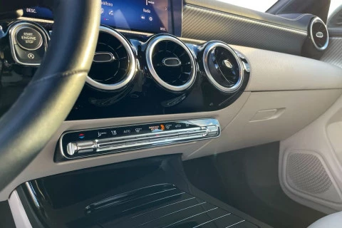 Mercedes-Benz CLA CLA 200 D DCT