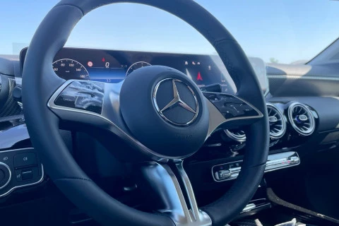 Mercedes-Benz Clase A A 250 e con tecnología híbrida EQ