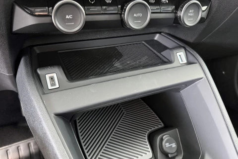 Citroën C4 X Hybrid 145 ë-DCS6 Business Edition