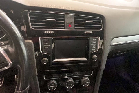 Volkswagen Golf 1.6 TDI 105cv DPF DSG Sport