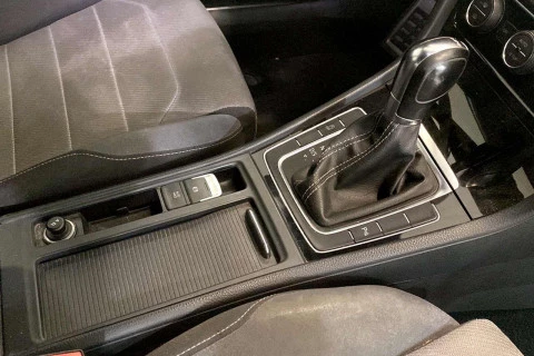 Volkswagen Golf 1.6 TDI 105cv DPF DSG Sport