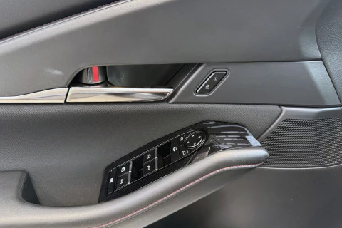 Mazda CX-30 e-SKYACTIV G Homura