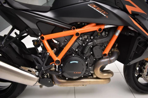 KTM 1390 Super Duke R 