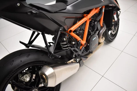 KTM 1390 Super Duke R 