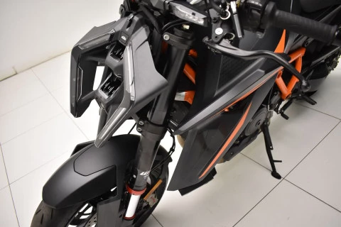 KTM 1390 Super Duke R 