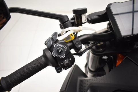 KTM 1390 Super Duke R 