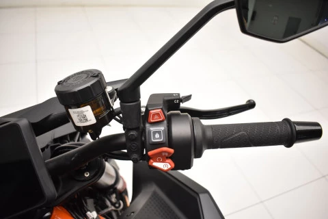 KTM 1390 Super Duke R 