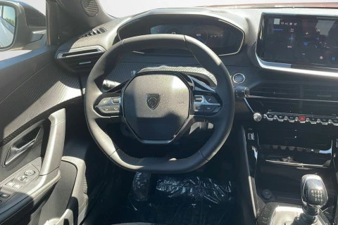 Peugeot 2008 Allure Gasolina 100 S&S 6 Vel. MAN