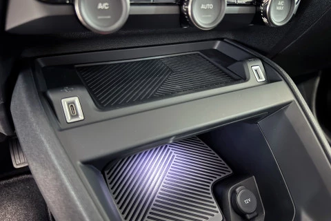 Citroën C4 X Hybrid 145 ë-DCS6 Business Edition