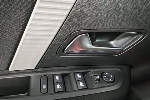 Citroën C4 X Hybrid 145 ë-DCS6 Business Edition