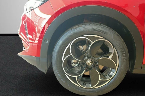 Alfa Romeo Junior Elettrica 115kW (156CV)