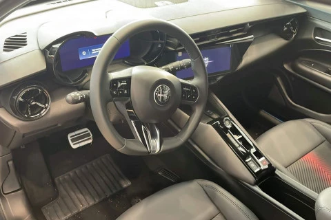 Alfa Romeo Junior Elettrica 115kW (156CV)