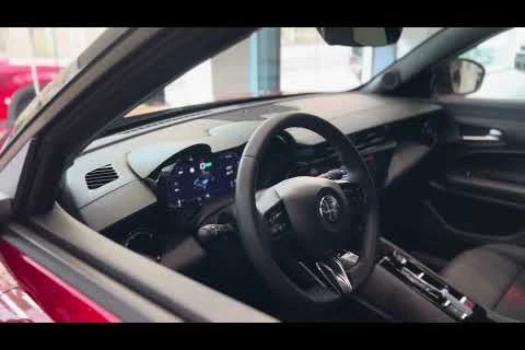 Alfa Romeo Junior Elettrica 115kW (156CV)