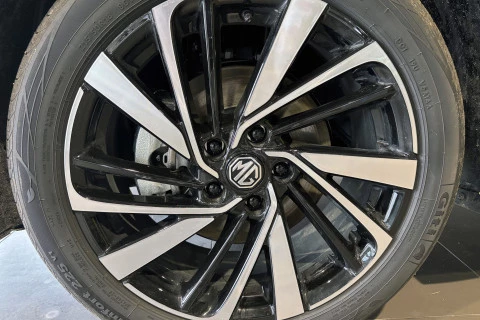 MG ZS Hybrid+ Luxury