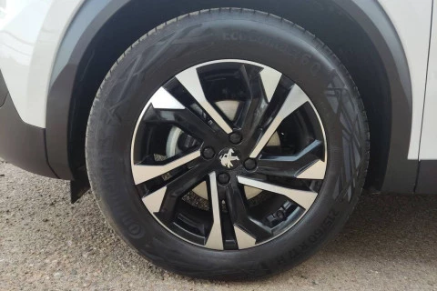 Peugeot 2008 Allure Puretech 130 S&S EAT8