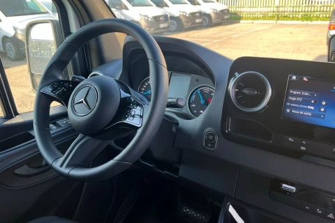 Mercedes-Benz eSprinter Nuevo eSprinter 320 Furgón PRO Largo (81kWh)
