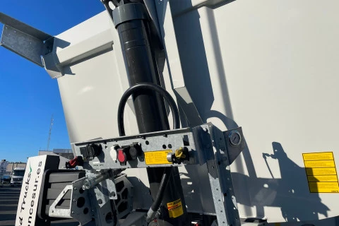 SchmitzCargobull Cargobull SKI 24