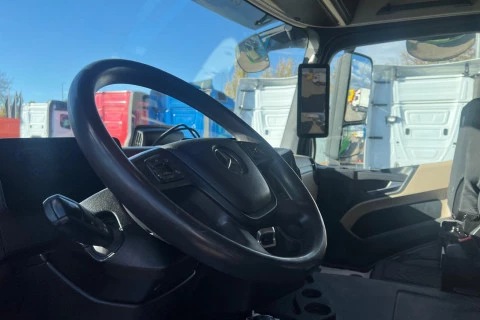 Mercedes-Benz Actros 1845 LS