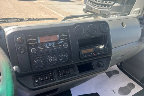 Renault D 7,5 L4 CCM 180E6