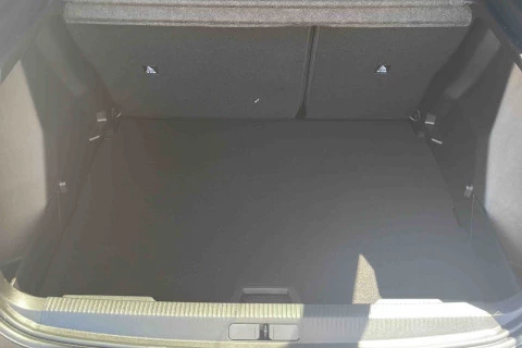 Peugeot 2008 Allure Gasolina 100 S&S 6 Vel. MAN